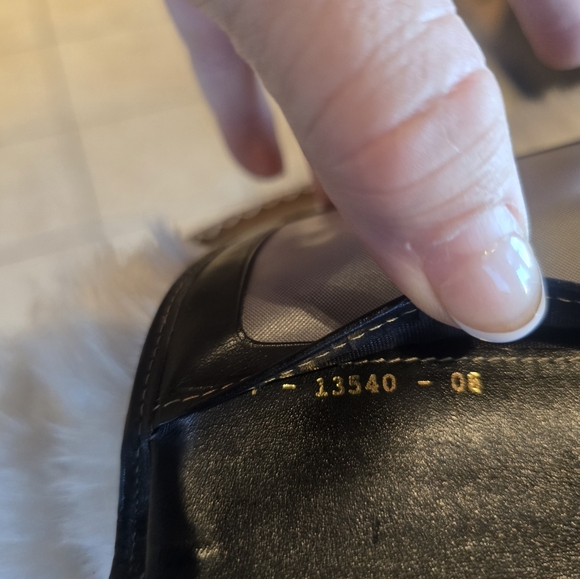 Authentic Fendi wallet - Picture 7 of 11